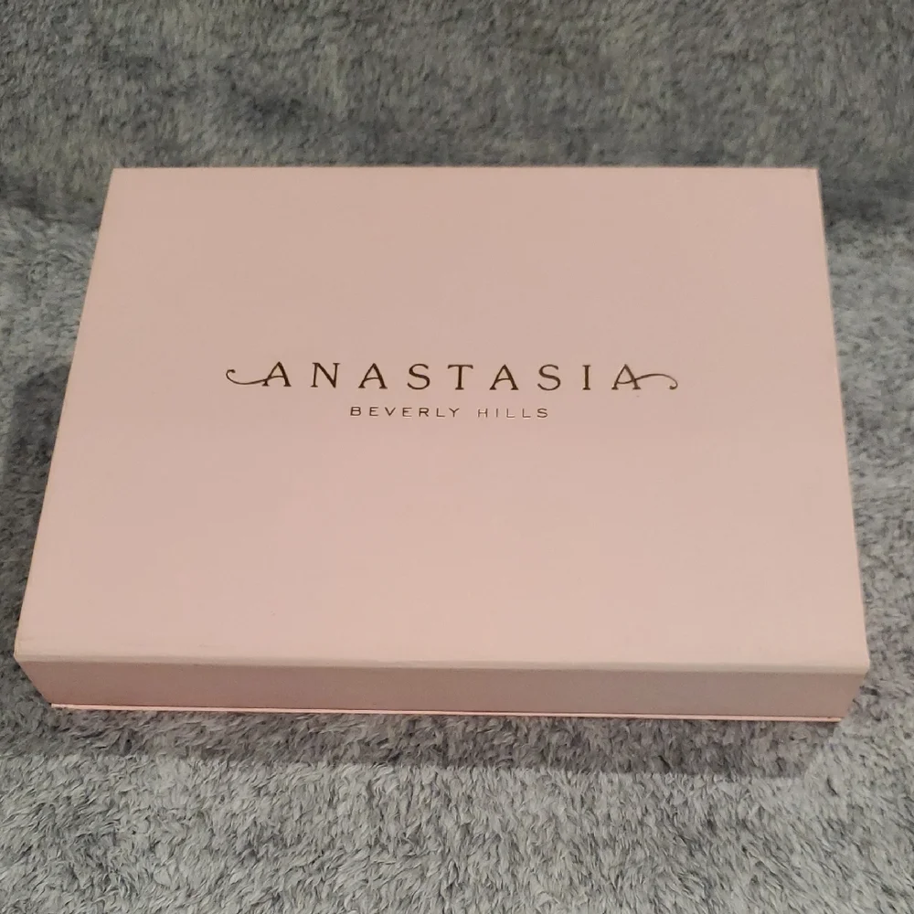 Anastasia Beverly Hills ABH NORVINA COLLECTION.